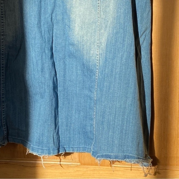 Lane Bryant Zip Front Raw Hem Distressed Denim Jean A-Line Skirt Size 28 - Picture 11 of 16